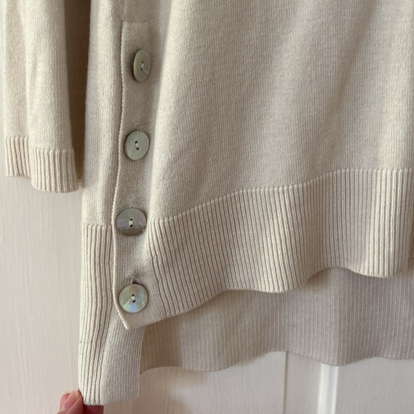Chicos Size 3 Button Side Light Sweater Beige Chicos Size XL‎ - Picture 3 of 7